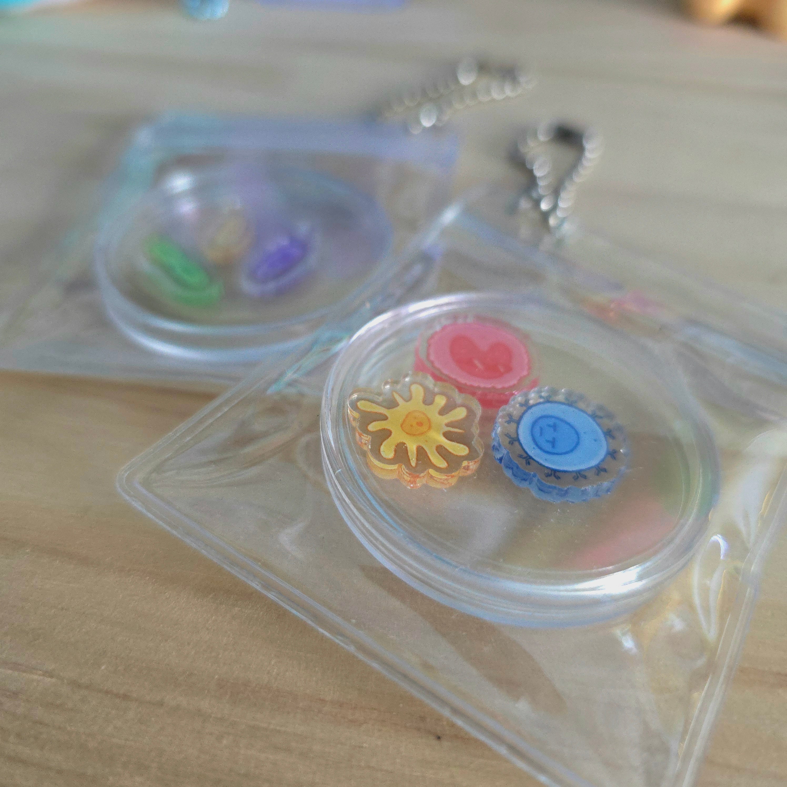 Biology Cell Shaker Coin with Carrying Pouch